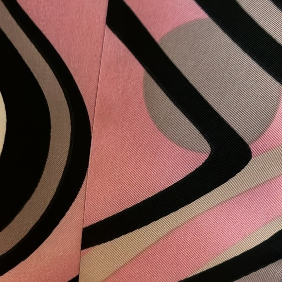 Connected sleeveless multi-colored dress. Size 8P - Picture 8 of 11